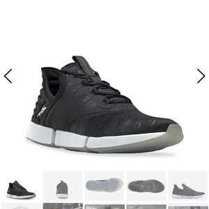 New - Reebok DAILYFIT DMX SNEAKER - WOMEN'S